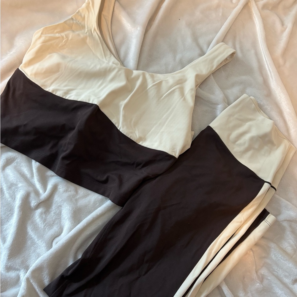 Old Navy Cream and Black Colorblock Active Set